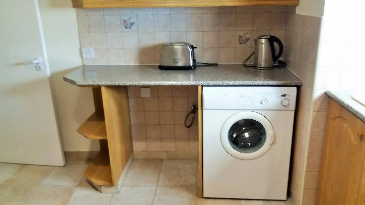 شقة لارنكا  في 240 Depa Court